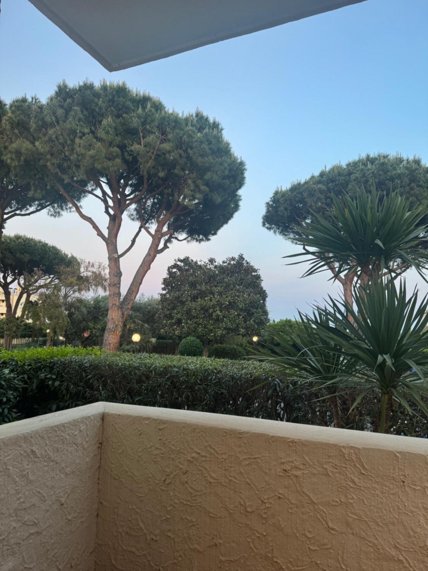 La Luna E Il Falo Ceriale Extérieur photo